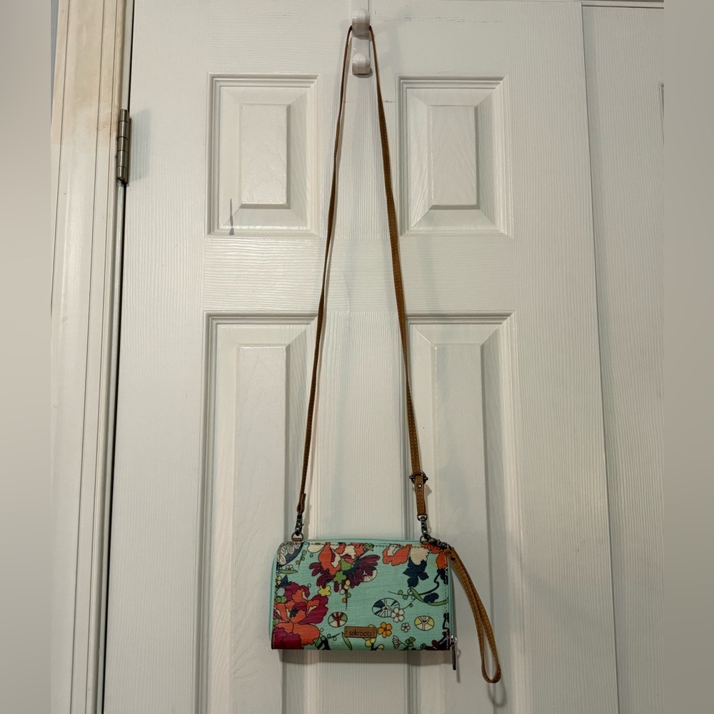 Sakroots Artist Circle Large Smartphone Crossbody Wallet in a floral pattern - Picture 4 of 13